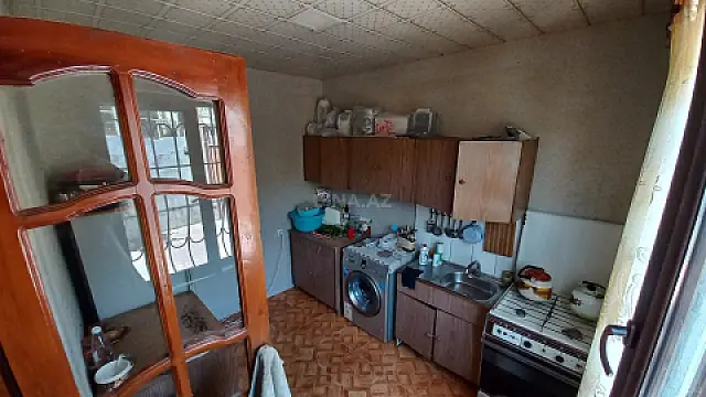 Satılır 5 otaqlı həyət evi 200 m²