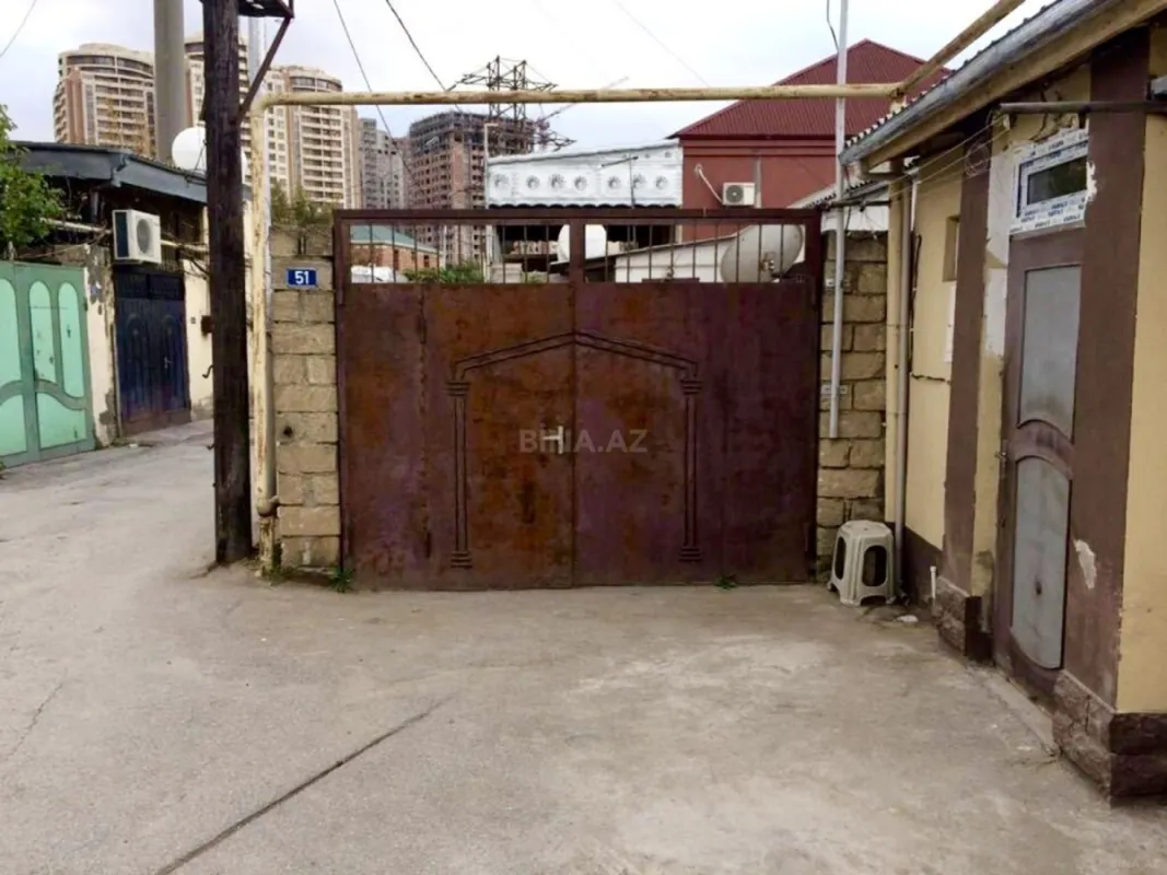 Satılır 5 otaqlı həyət evi 200 m²