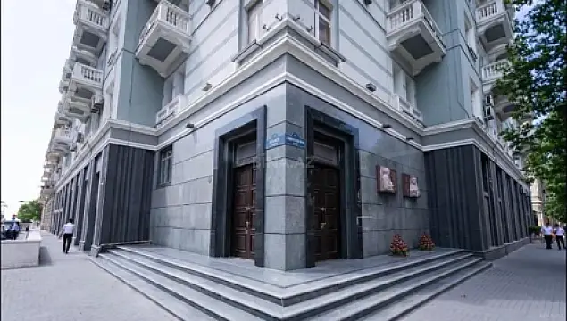 Kirayə verilir 3 otaqlı mənzil 95 m²