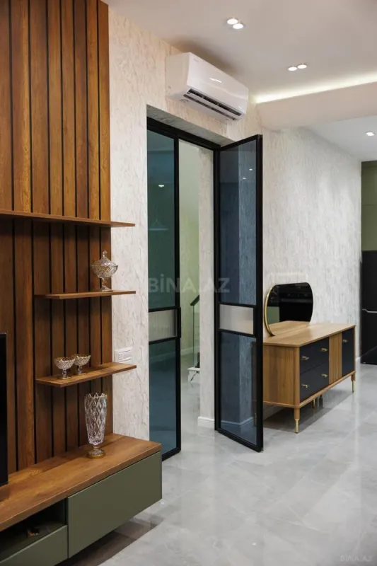 Kirayə verilir 5 otaqlı həyət evi 300 m²