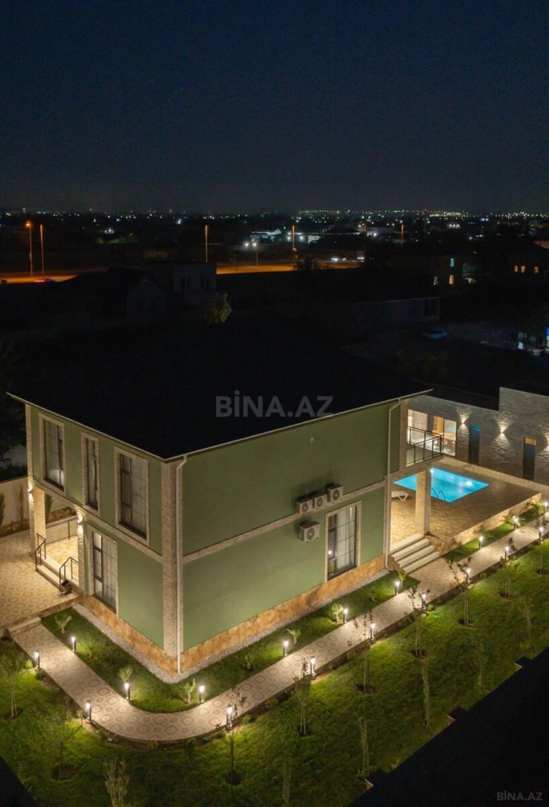 Kirayə verilir 5 otaqlı həyət evi 300 m²