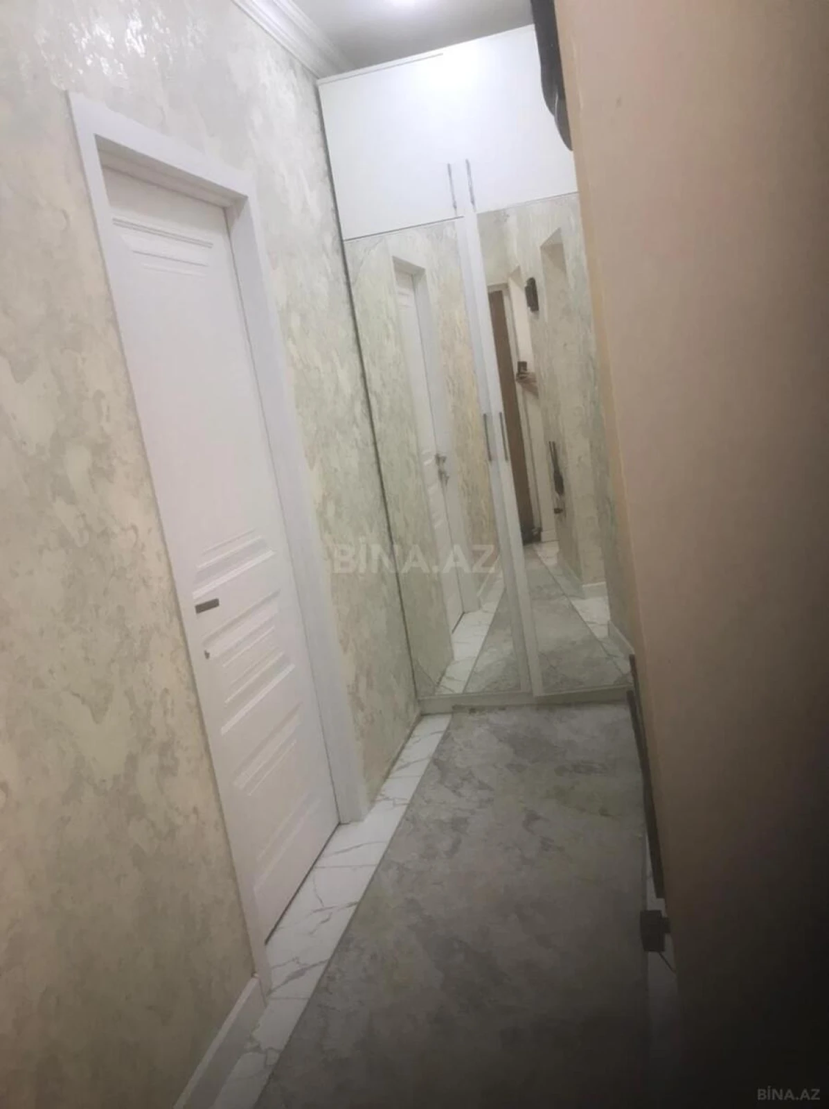 Satılır 4 otaqlı mənzil 95 m²