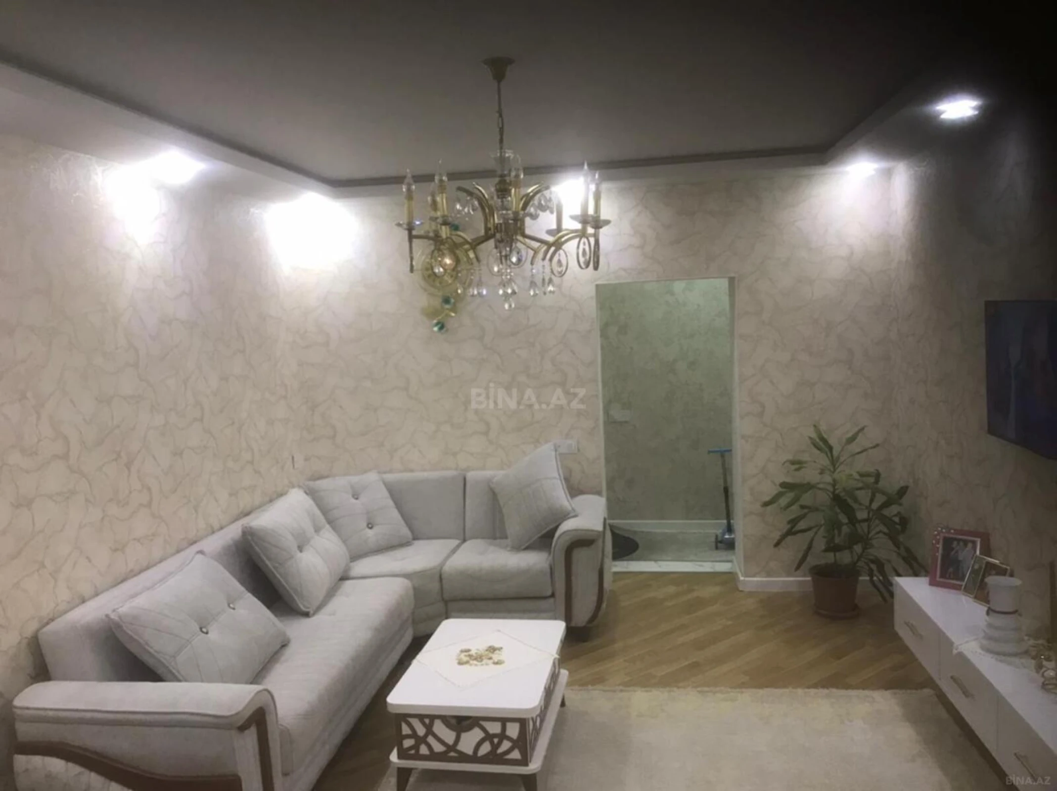 Satılır 4 otaqlı mənzil 95 m²
