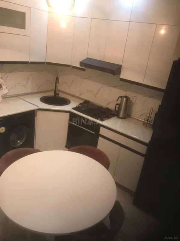 Satılır 4 otaqlı mənzil 95 m²