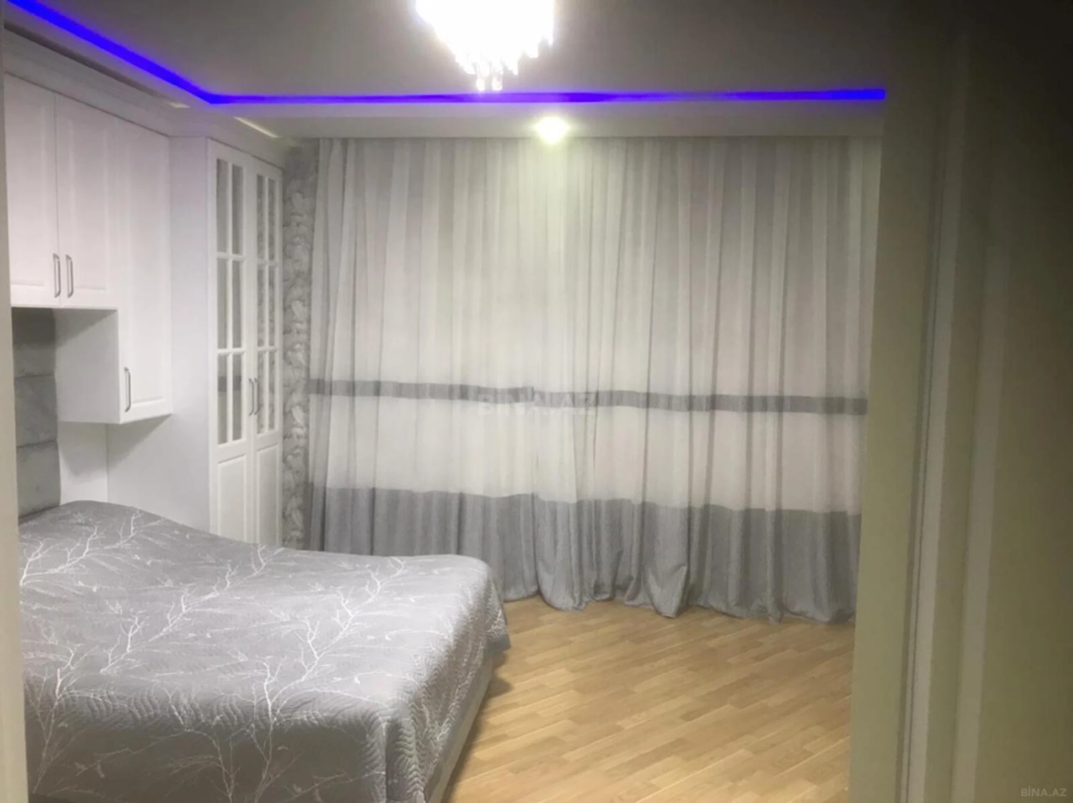 Satılır 4 otaqlı mənzil 95 m²