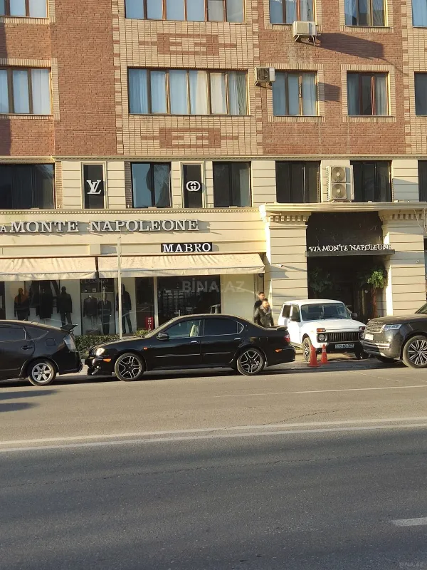 Satılır 4 otaqlı mənzil 95 m²