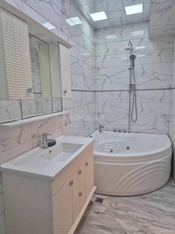 Kirayə verilir 3 otaqlı mənzil 161 m²