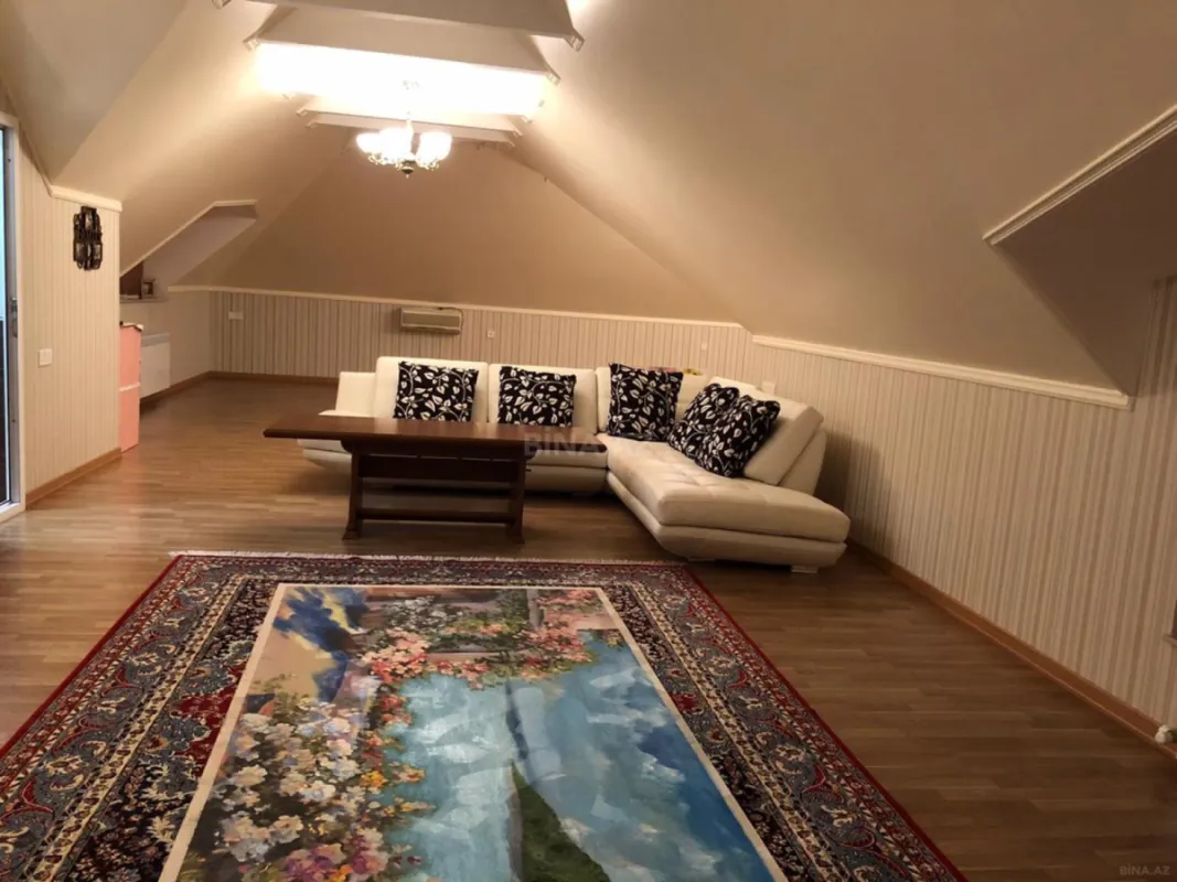 Satılır 6 otaqlı həyət evi 450 m²