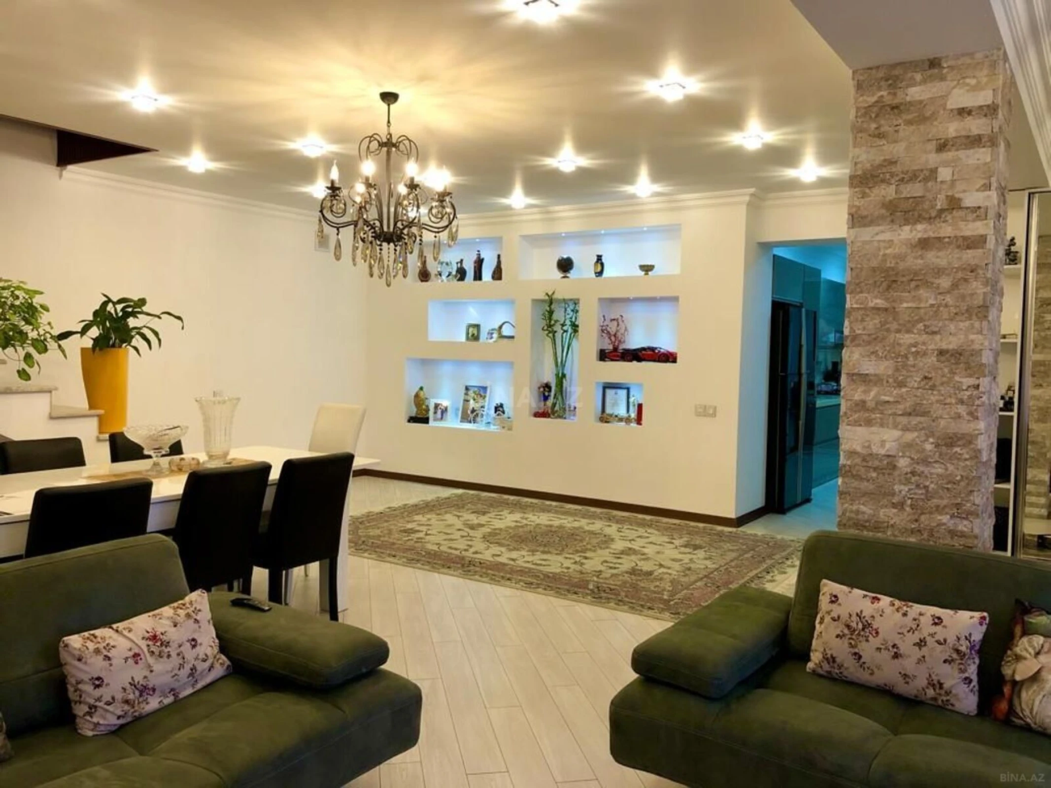 Satılır 6 otaqlı həyət evi 450 m²