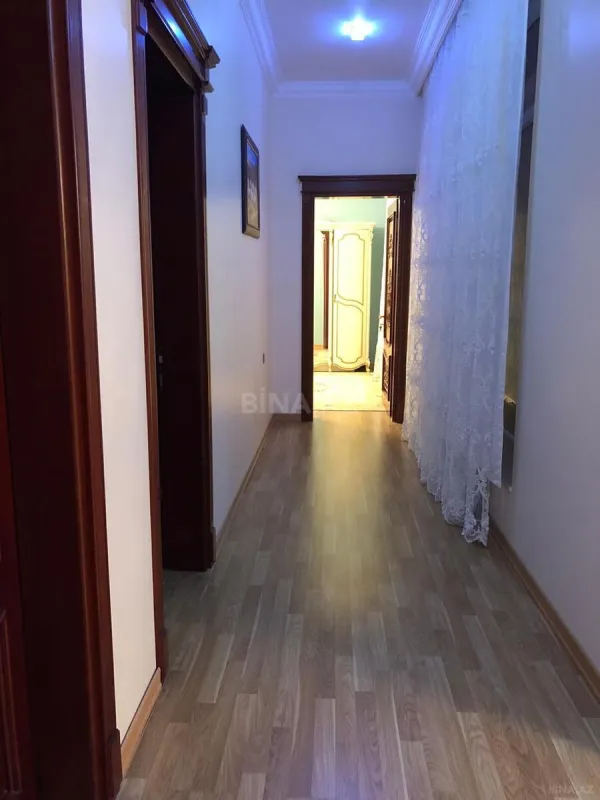 Satılır 6 otaqlı həyət evi 450 m²