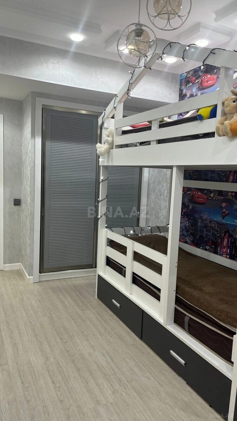 Satılır 3 otaqlı mənzil 110 m²