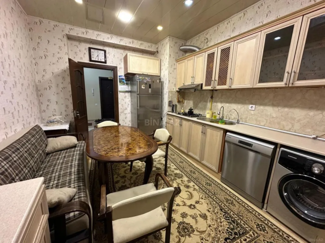 Satılır 3 otaqlı mənzil 125 m²