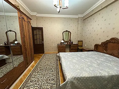 Satılır 3 otaqlı mənzil 125 m²