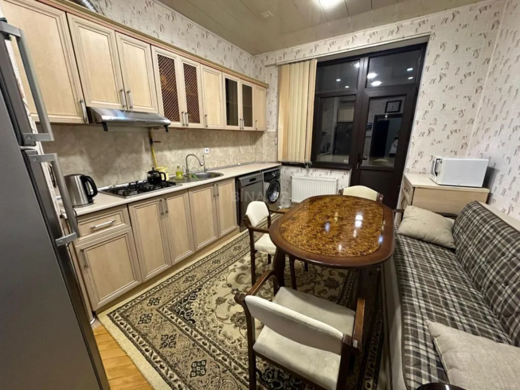 Satılır 3 otaqlı mənzil 125 m²