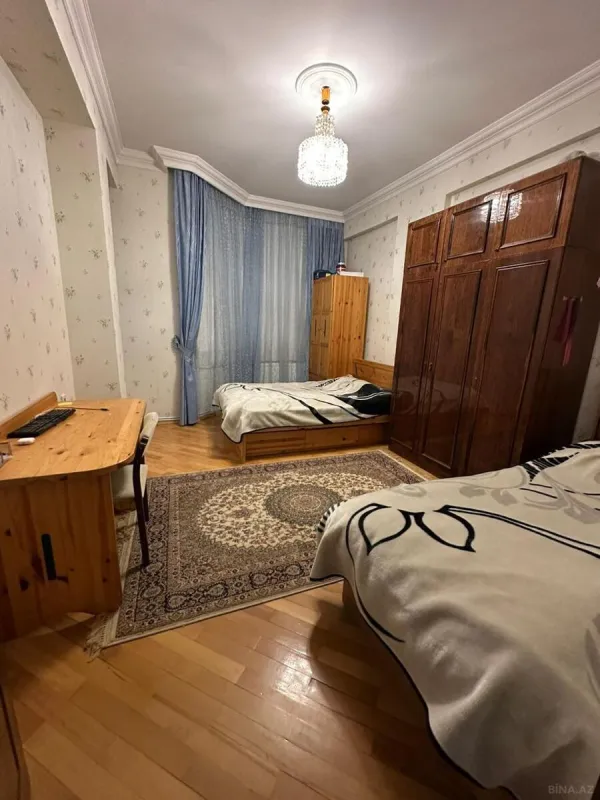 Satılır 3 otaqlı mənzil 125 m²