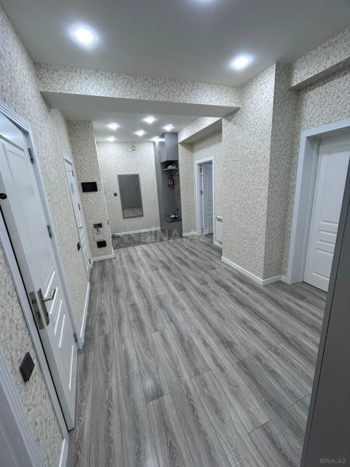 Satılır 3 otaqlı mənzil 116 m²