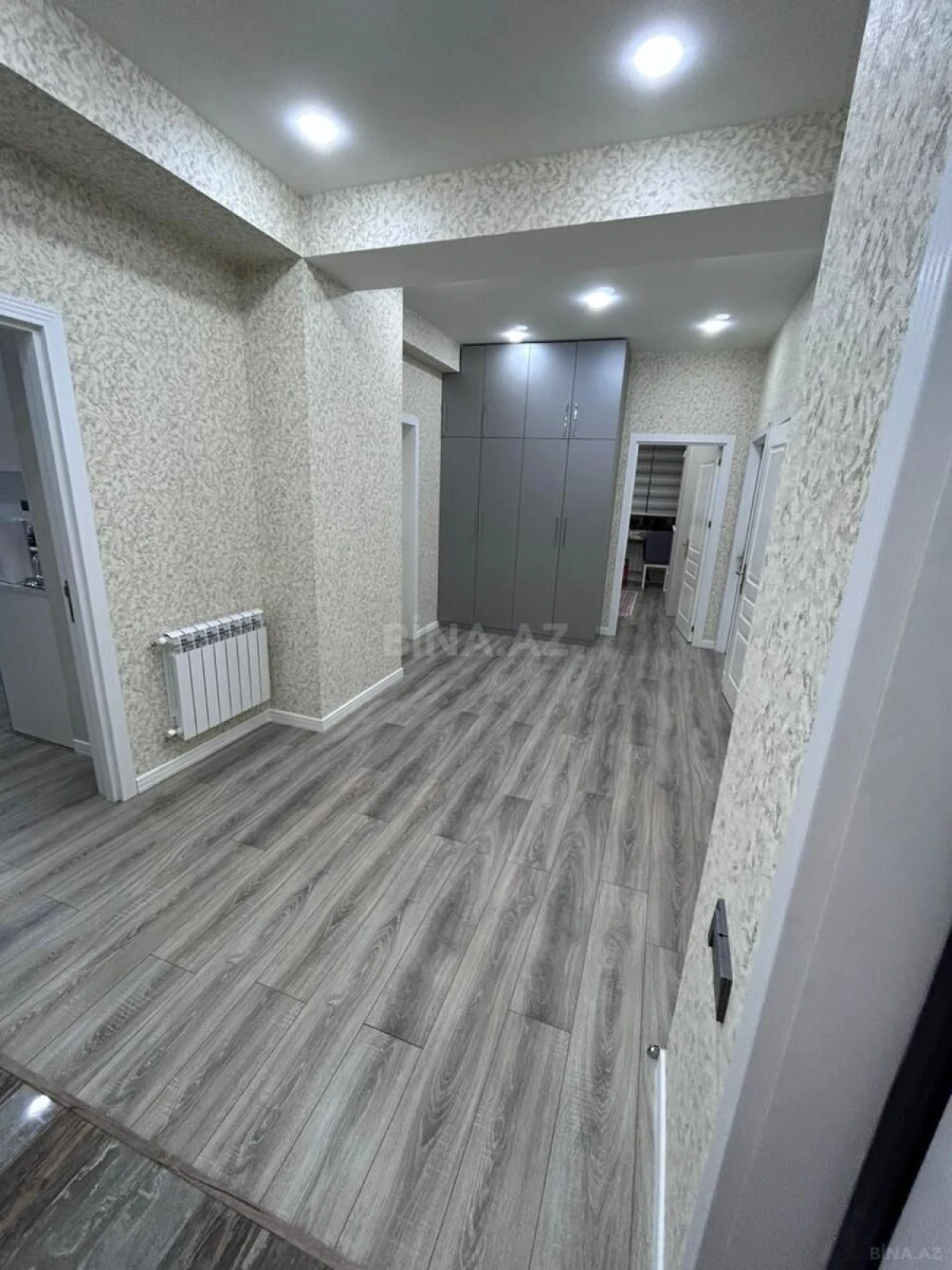 Satılır 3 otaqlı mənzil 116 m²