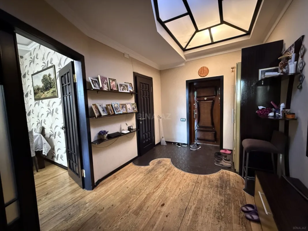 Satılır 2 otaqlı mənzil 92 m²