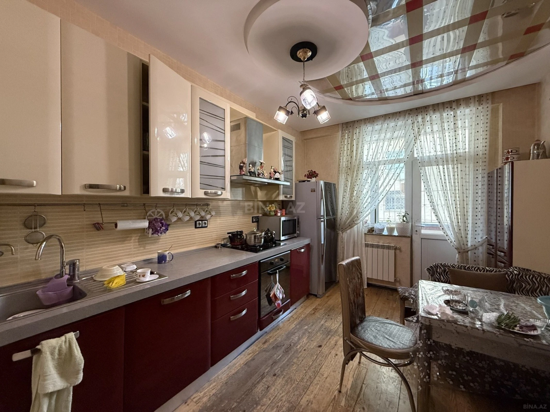 Satılır 2 otaqlı mənzil 92 m²