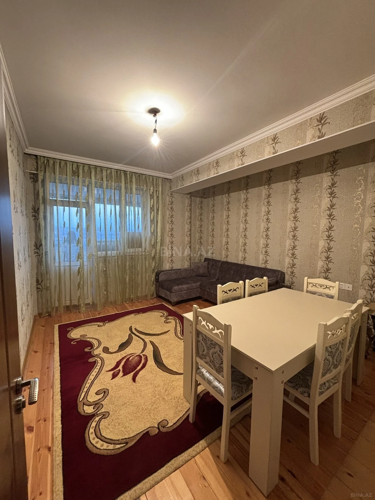 Kirayə verilir 2 otaqlı mənzil 57 m²