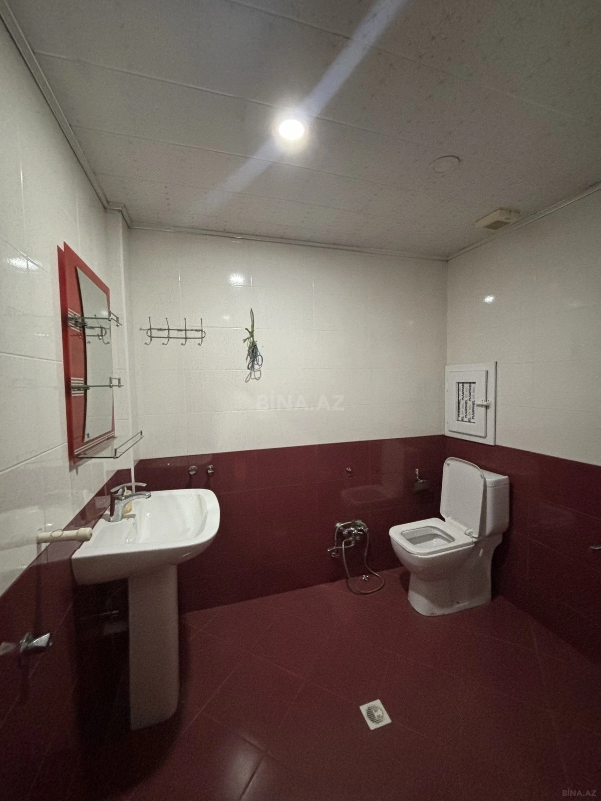 Kirayə verilir 2 otaqlı mənzil 57 m²