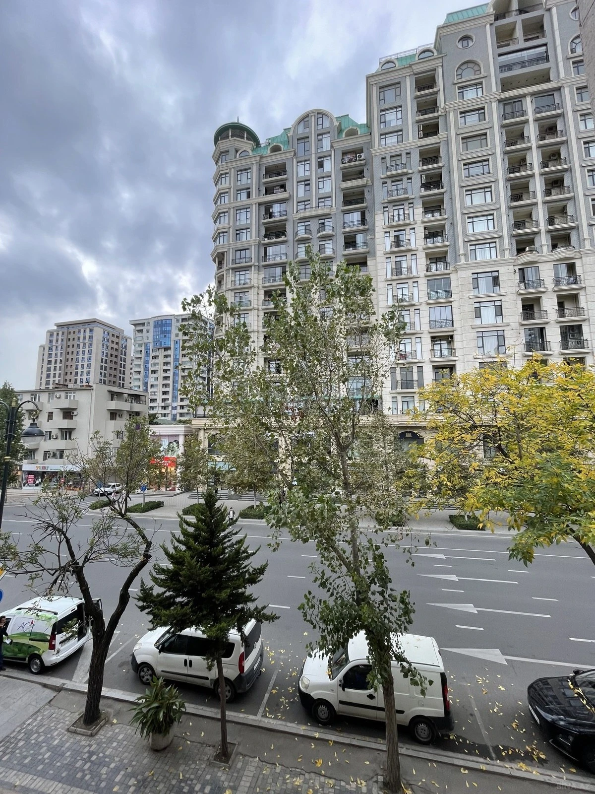 Satılır 3 otaqlı mənzil 63 m²