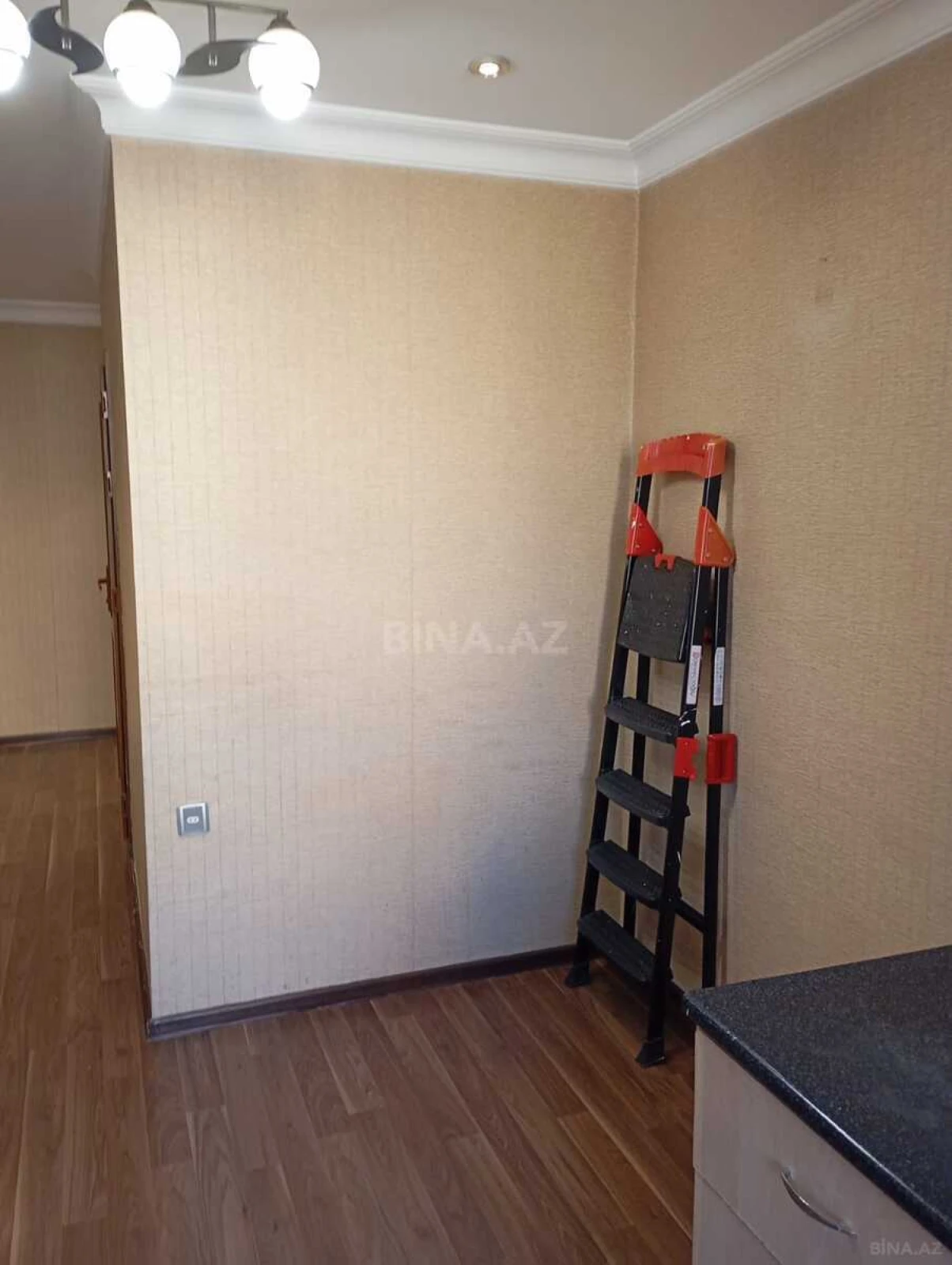 Satılır 1 otaqlı mənzil 45 m²