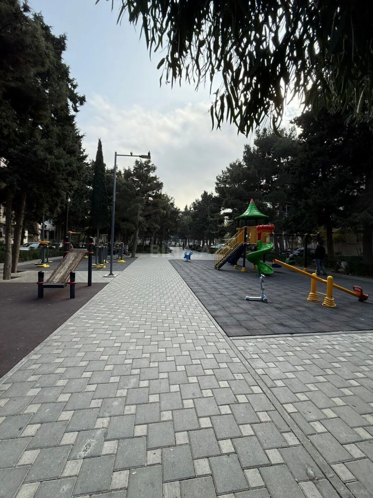 Satılır 1 otaqlı mənzil 45 m²