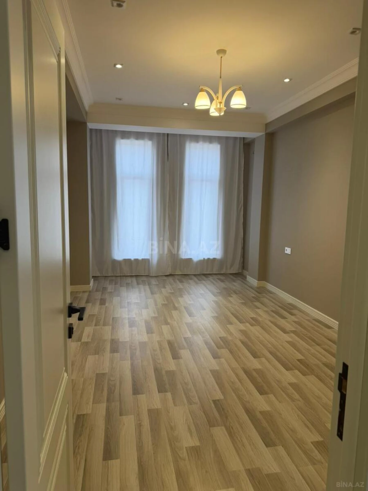 Satılır 3 otaqlı həyət evi 180 m²