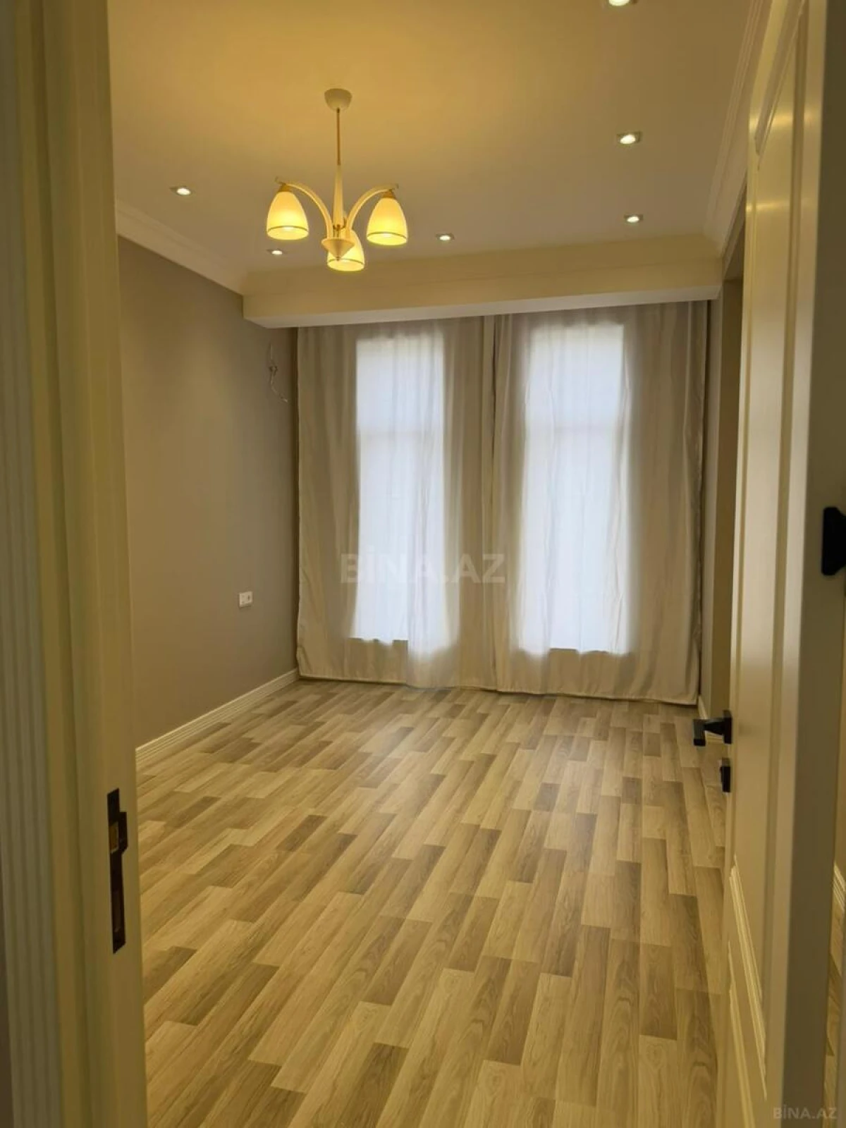 Satılır 3 otaqlı həyət evi 180 m²