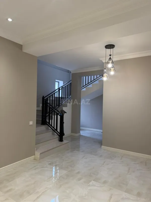 Satılır 3 otaqlı həyət evi 180 m²