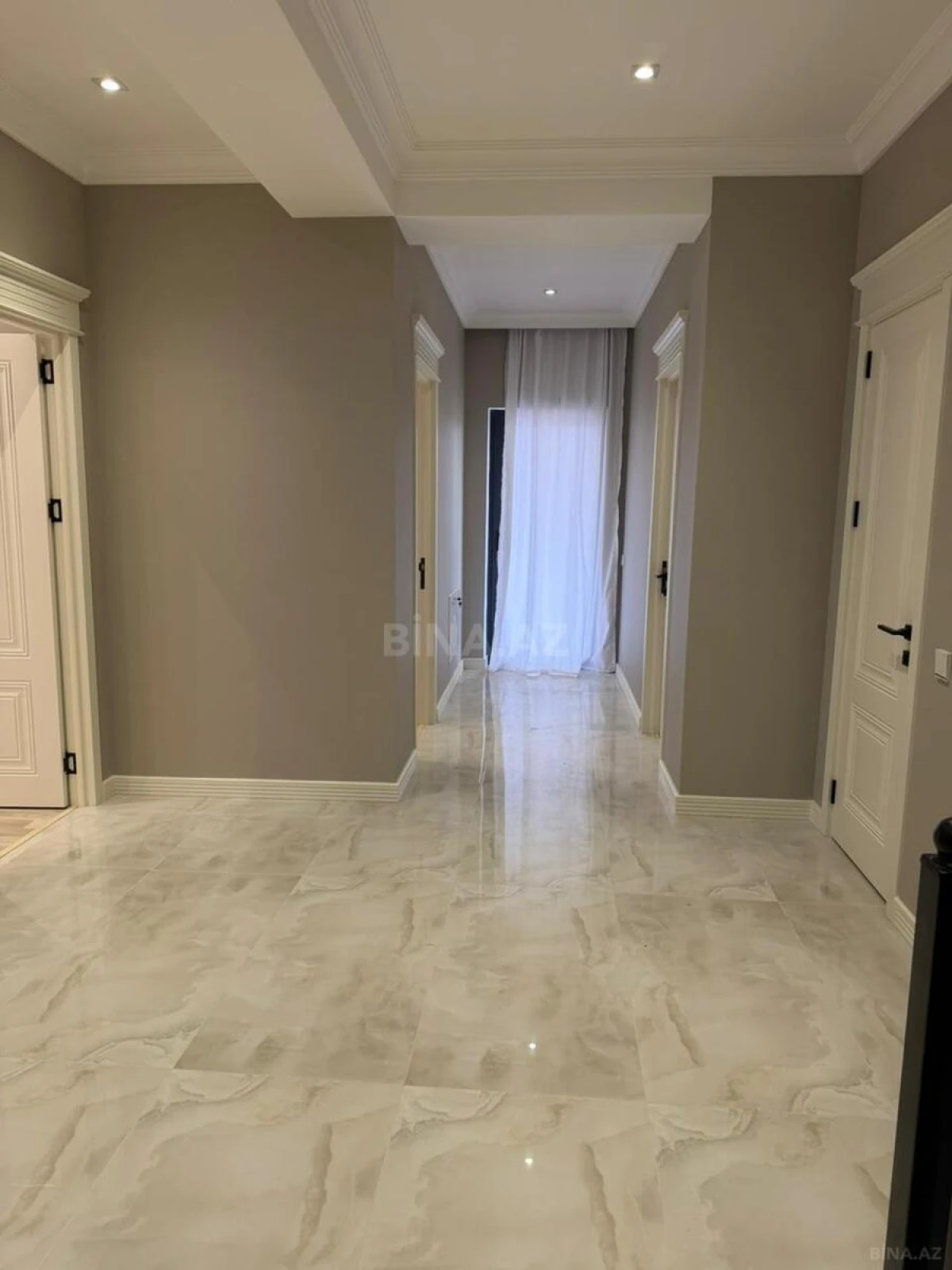 Satılır 3 otaqlı həyət evi 180 m²