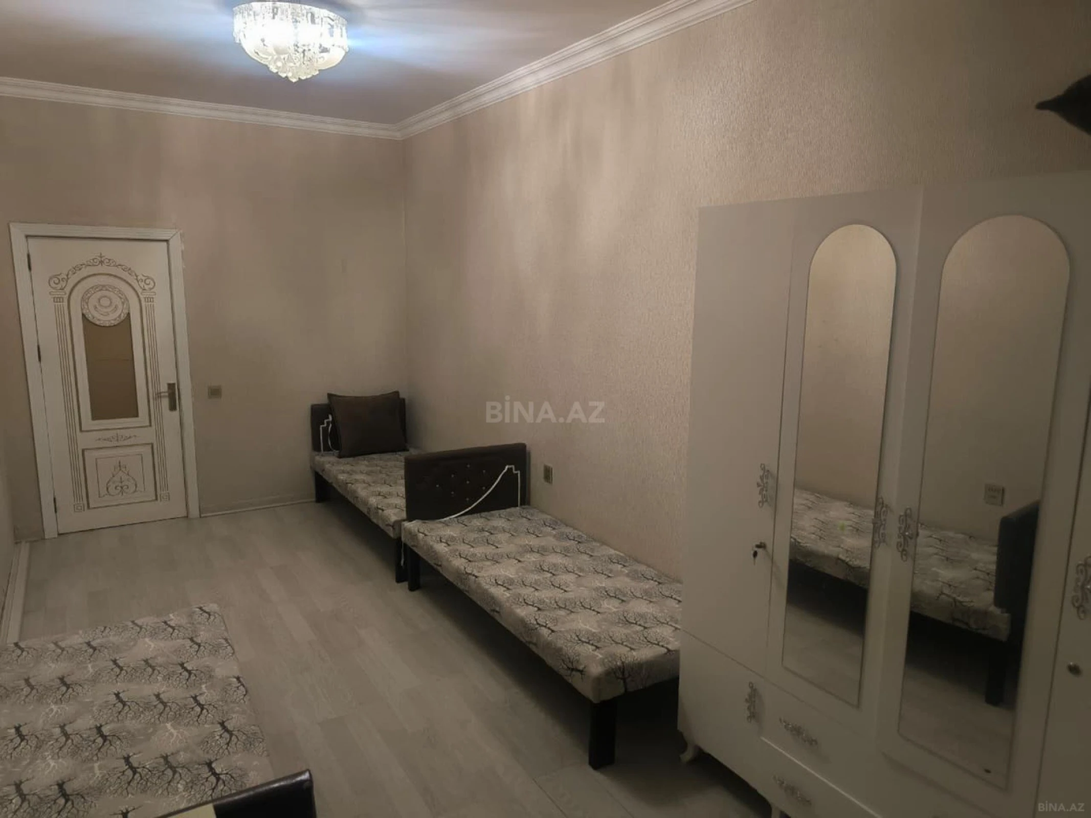 Kirayə verilir 3 otaqlı mənzil 163 m²
