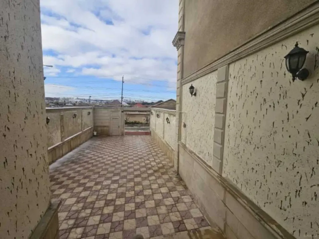Satılır 4 otaqlı həyət evi 100 m²