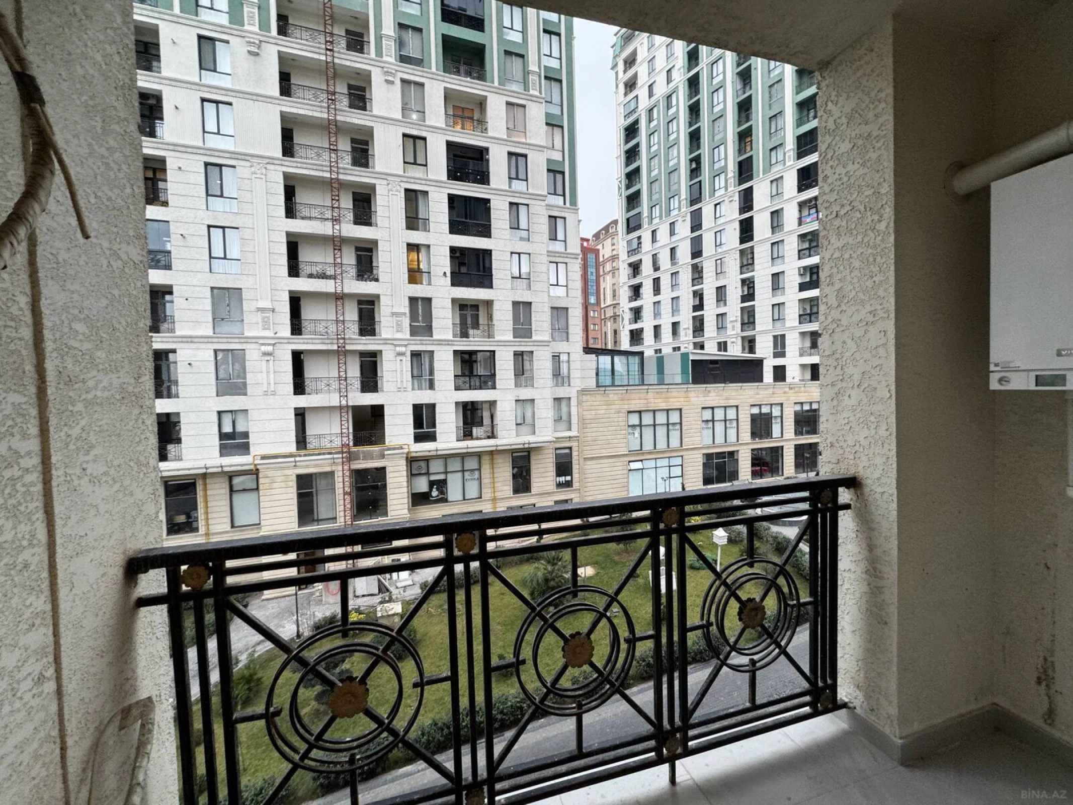 Kirayə verilir 3 otaqlı mənzil 144 m²