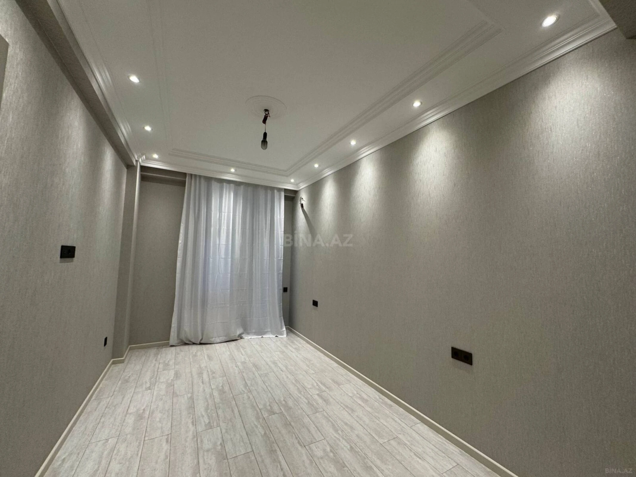 Kirayə verilir 3 otaqlı mənzil 144 m²