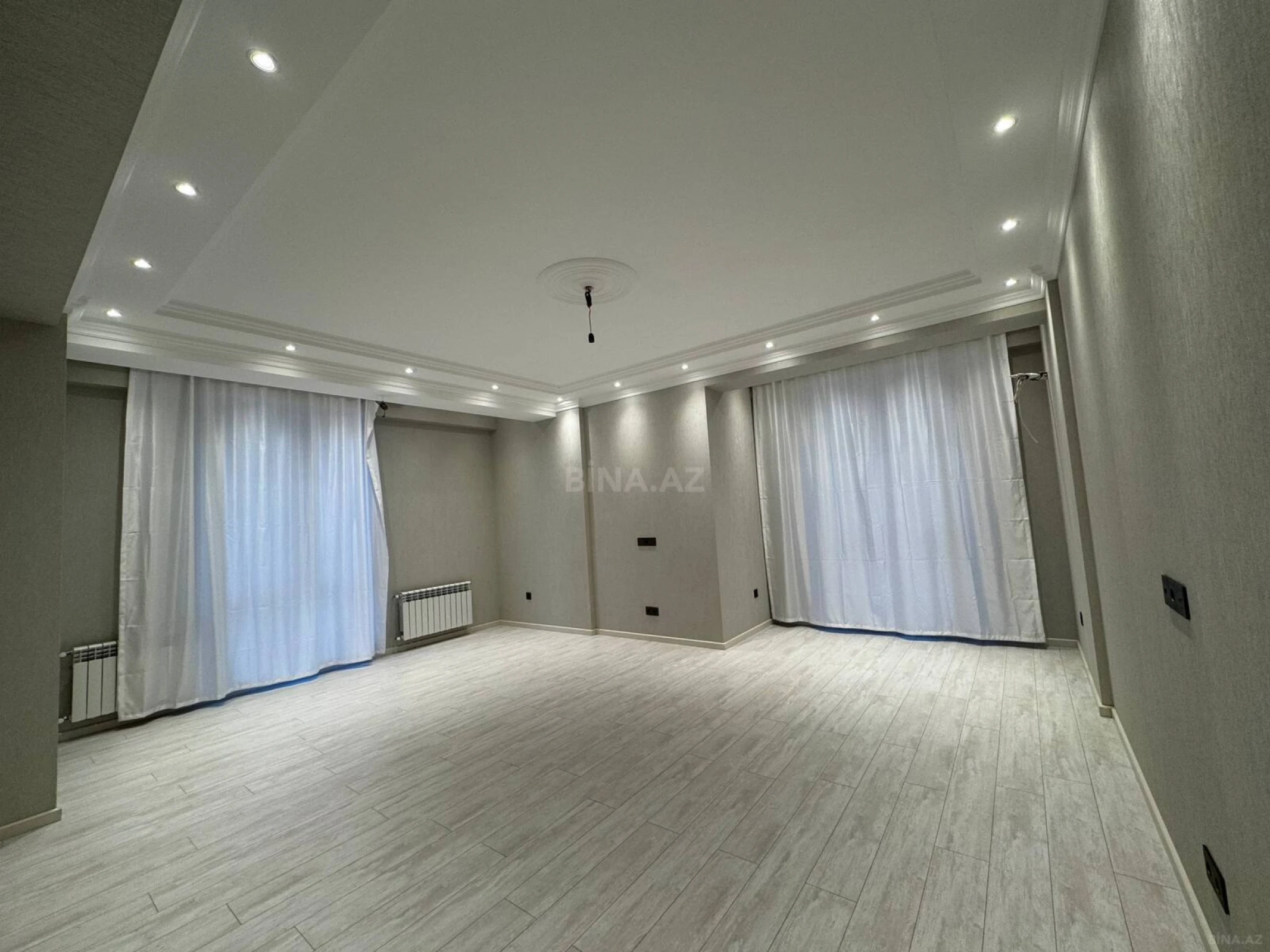 Kirayə verilir 3 otaqlı mənzil 144 m²