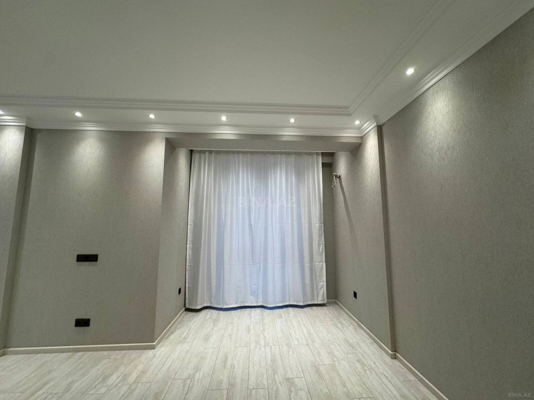 Kirayə verilir 3 otaqlı mənzil 144 m²