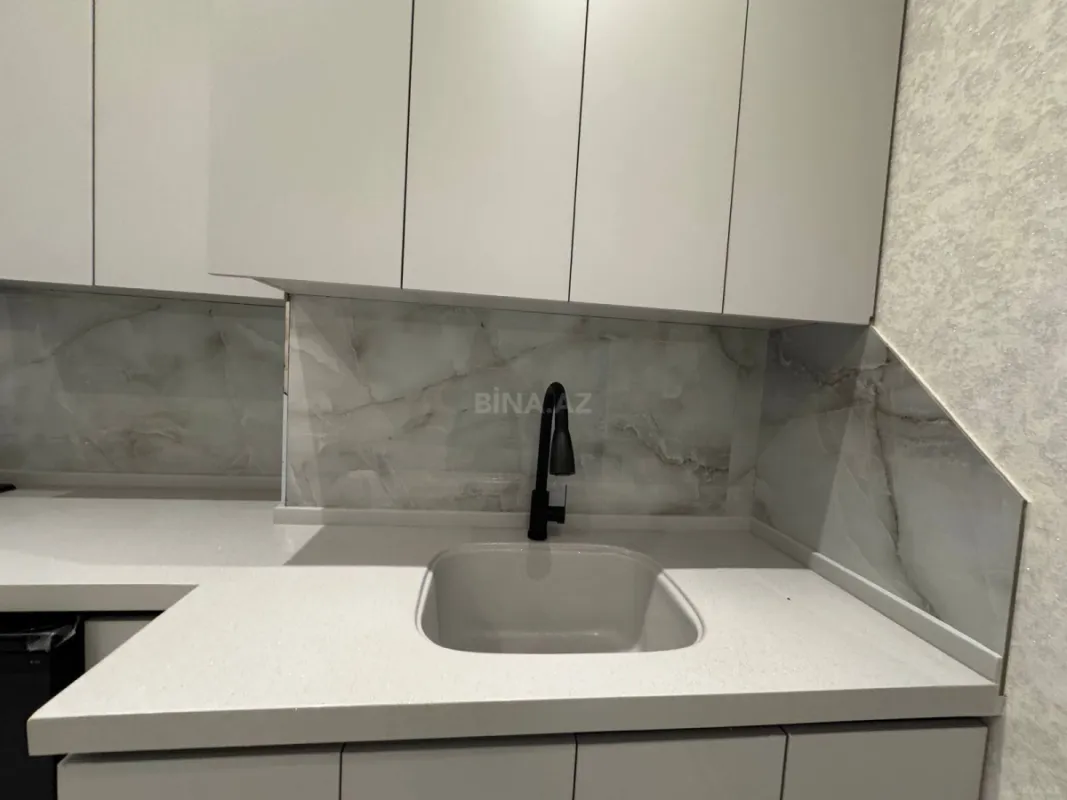 Kirayə verilir 3 otaqlı mənzil 144 m²