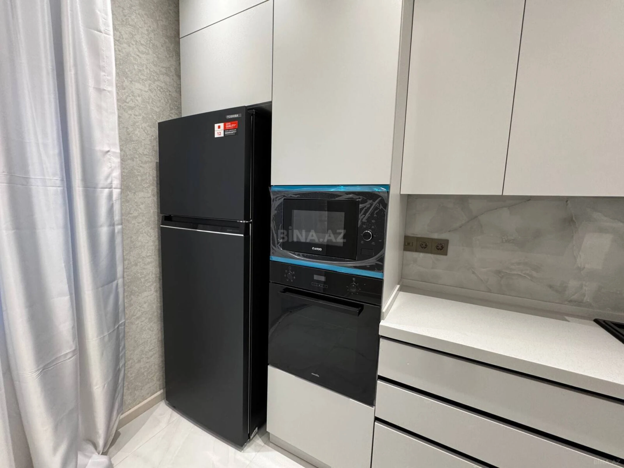 Kirayə verilir 3 otaqlı mənzil 144 m²