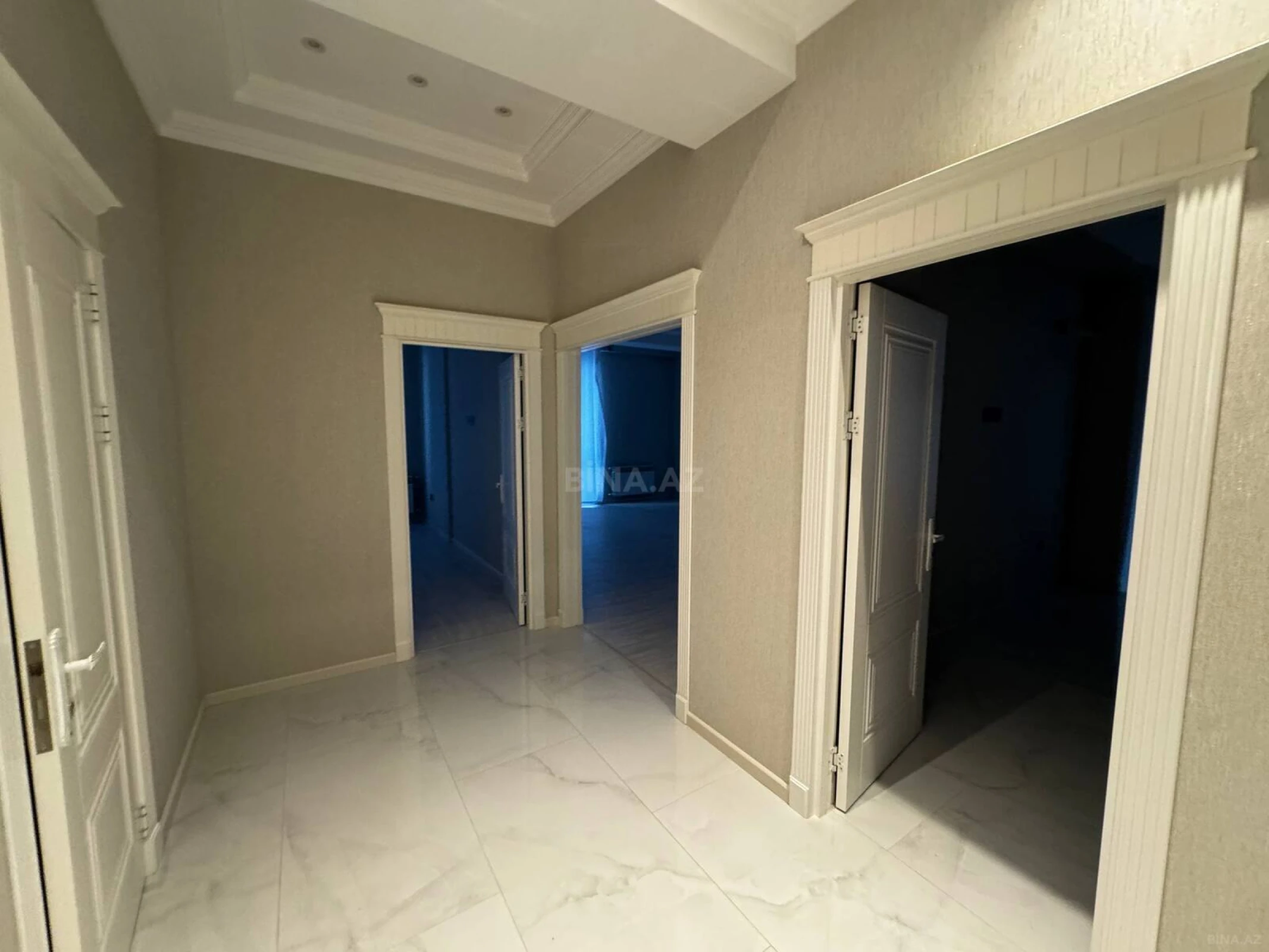 Kirayə verilir 3 otaqlı mənzil 144 m²