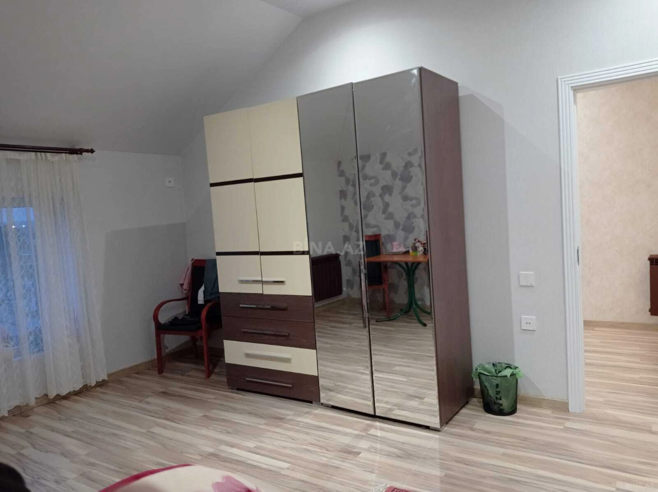 Satılır 8 otaqlı həyət evi 120 m²