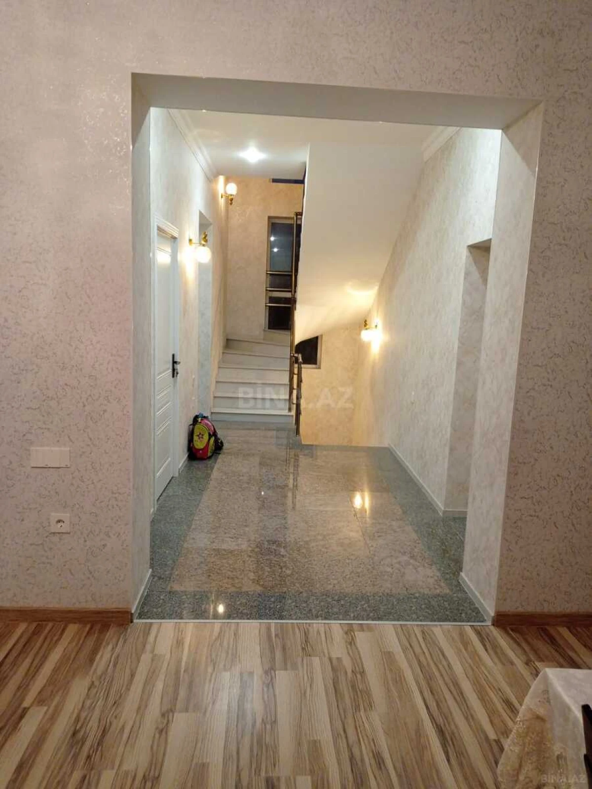 Satılır 8 otaqlı həyət evi 120 m²