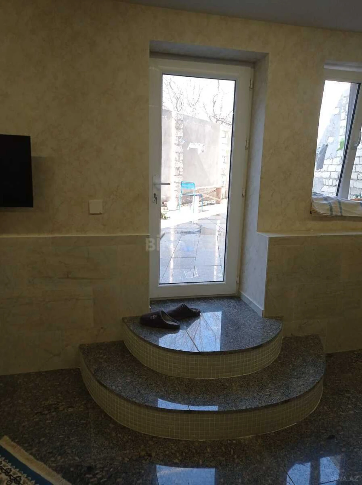 Satılır 8 otaqlı həyət evi 120 m²