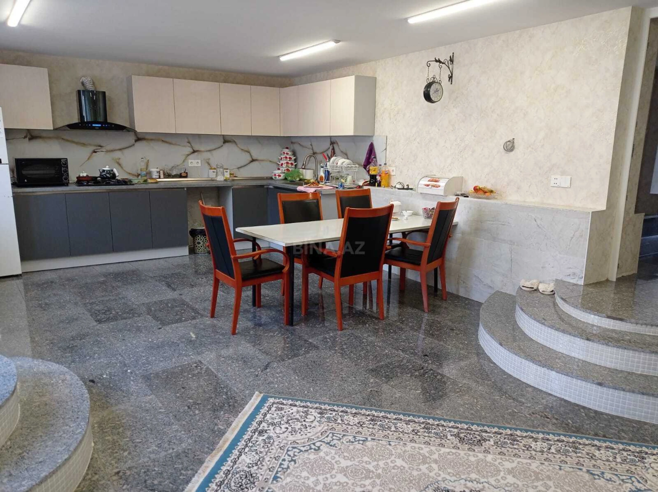 Satılır 8 otaqlı həyət evi 120 m²