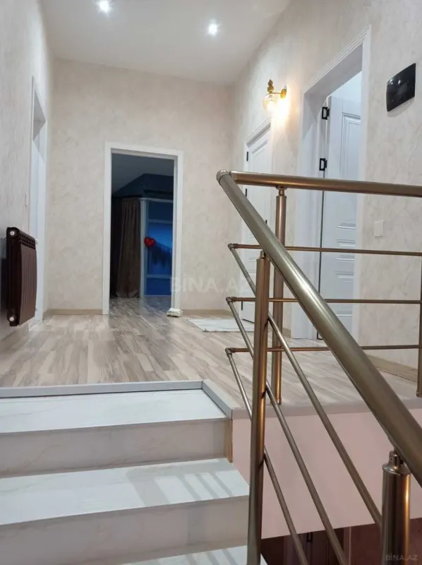 Satılır 8 otaqlı həyət evi 120 m²