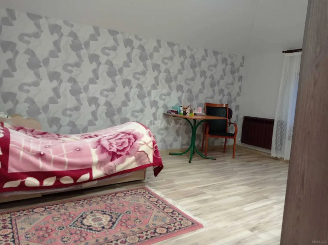 Satılır 8 otaqlı həyət evi 120 m²
