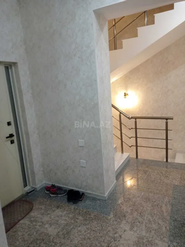 Satılır 8 otaqlı həyət evi 120 m²