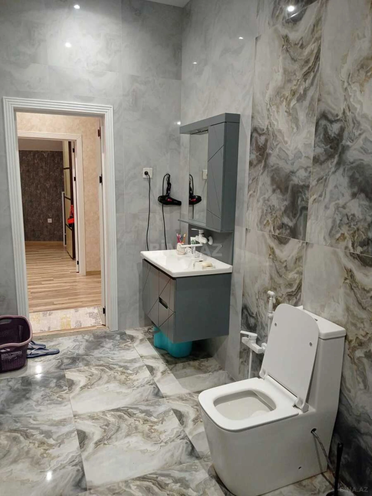 Satılır 8 otaqlı həyət evi 120 m²