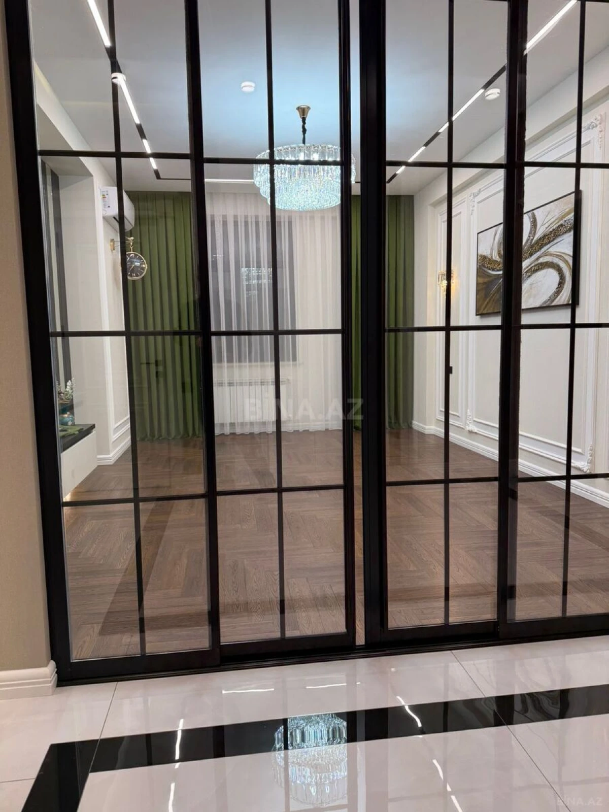 Satılır 2 otaqlı mənzil 86 m²